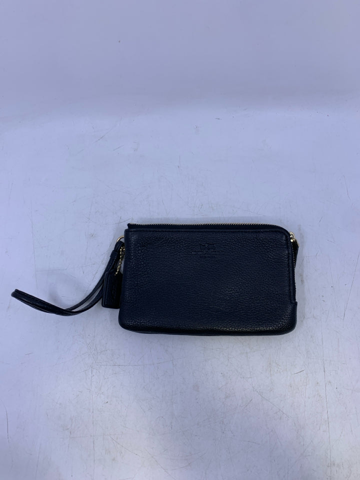 Coach Double Corner Zip Wristlet