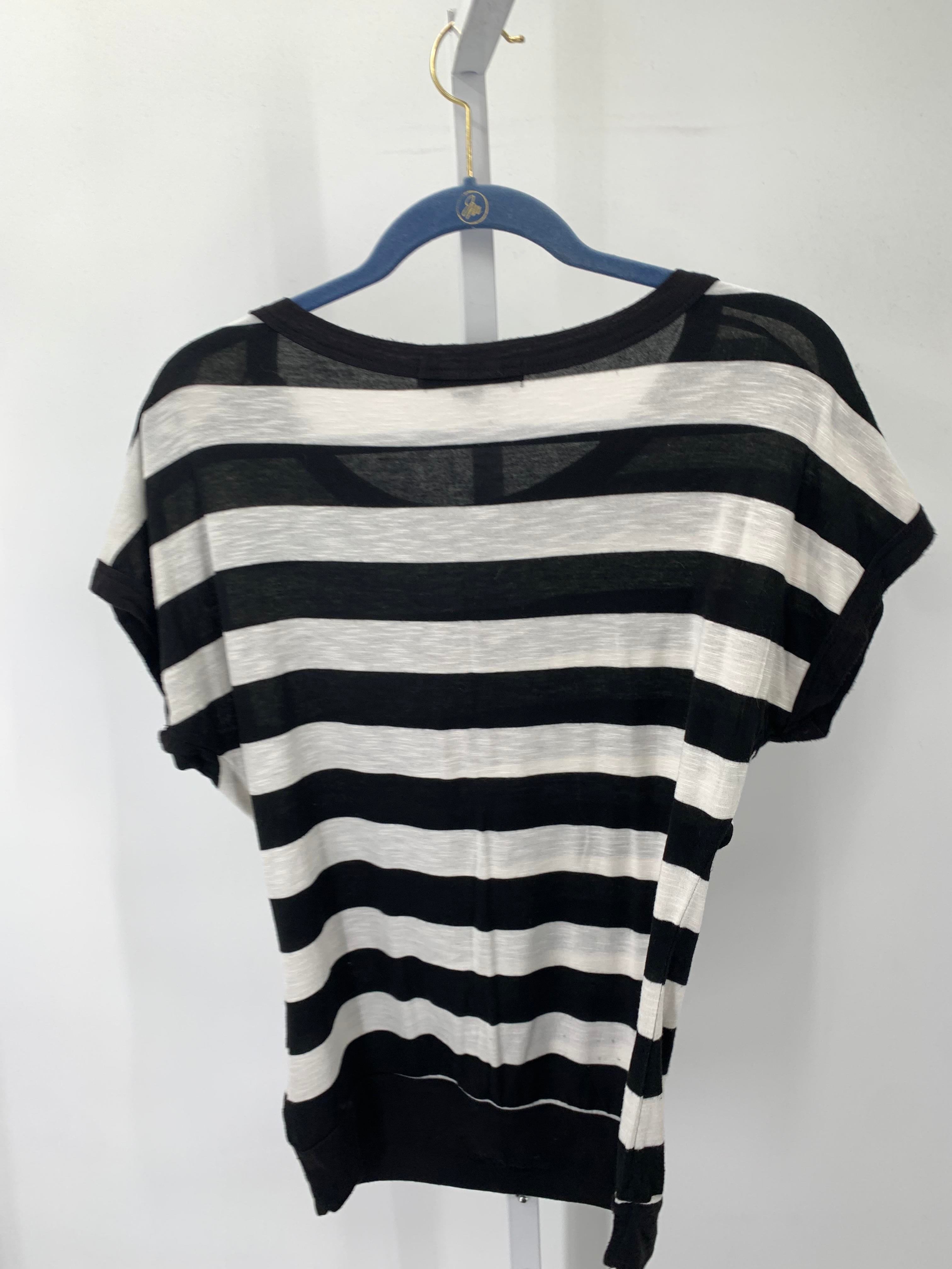 Forever 21 Size Small Juniors Short Sleeve Shirt