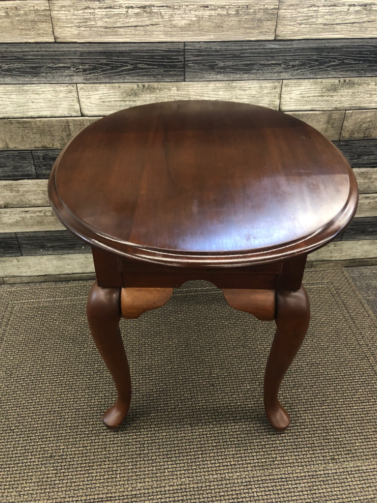 DARK WOOD SIDE TABLE W/ GOLD HARDWARE 1 DRAWER.