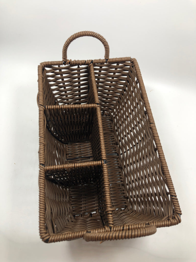 BROWN WICKER UTENSIL CADDY.