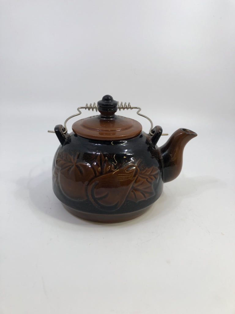 BROWN CERAMIC WOOD STOVE TEAPOT W/EMBOSSED FRUIT.