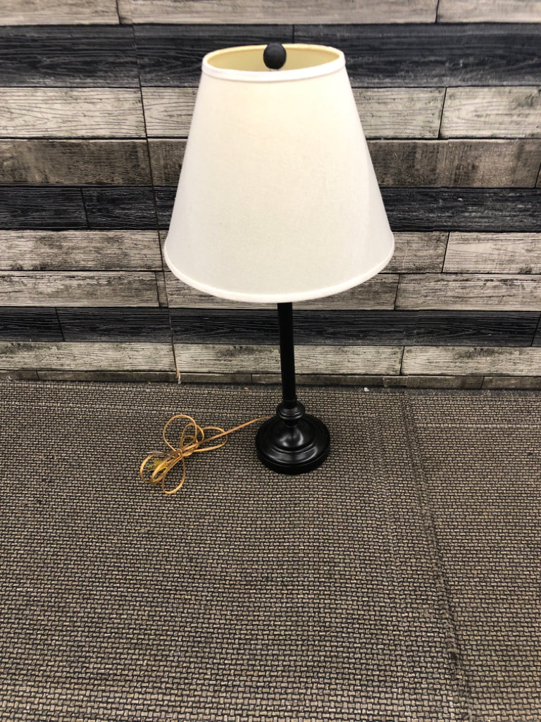 SKINNY BASE LAMP.