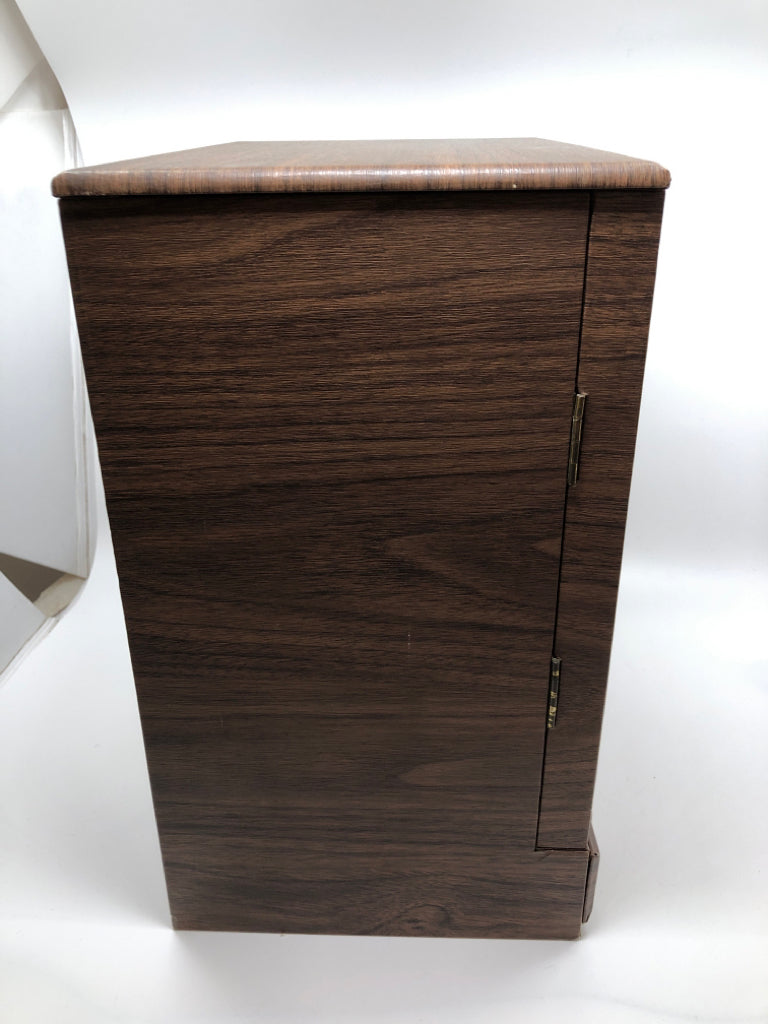 6 DRAWER WOOD JEWELRY BOX W/NECKLACE STORAGE.