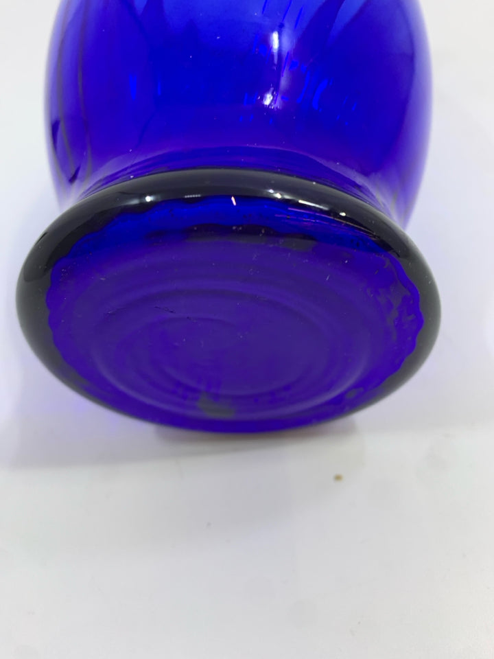 BLUE COBALT GLASS VASE W/RIBBED RIM&SWIRL DESIGN.