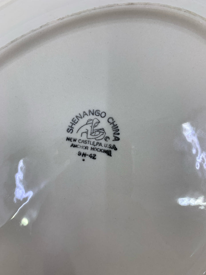 OVAL PLATTER W/ RIBBED EDGE.