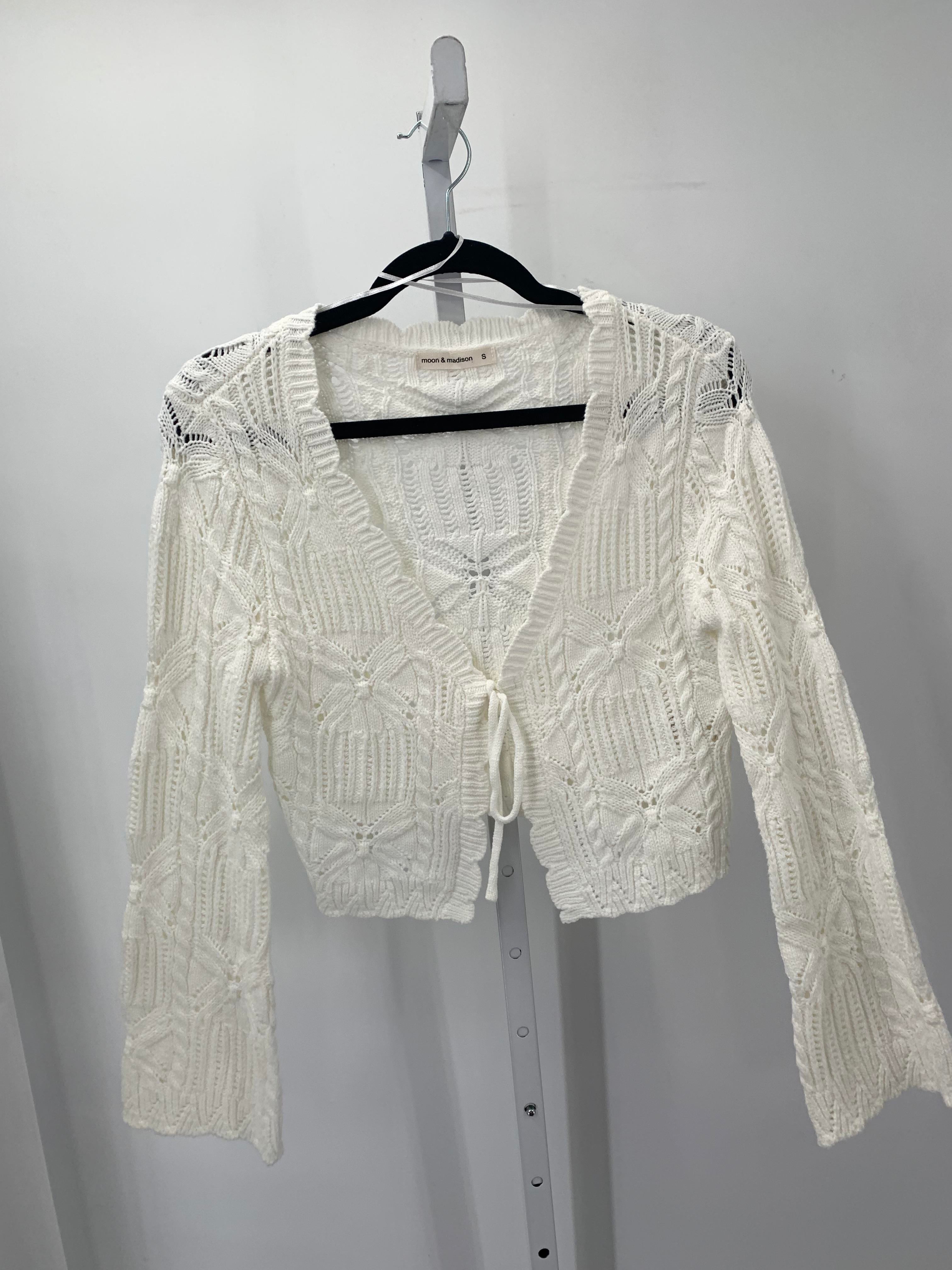 Size Small Juniors Long Sleeve Sweater