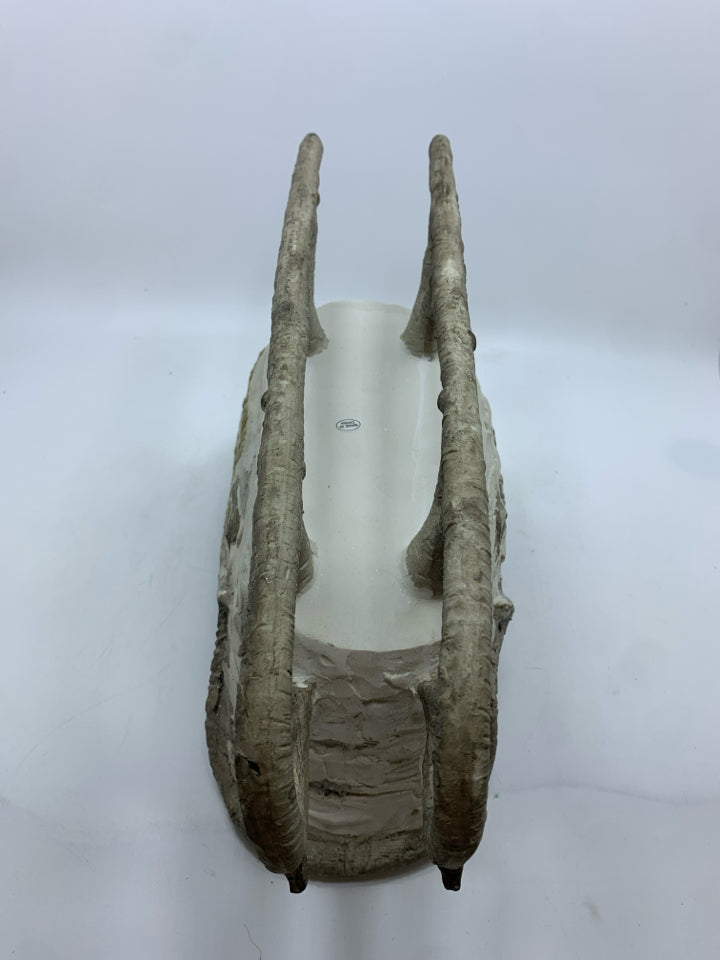 RESIN MERRY CHRISTMAS SLEIGH.