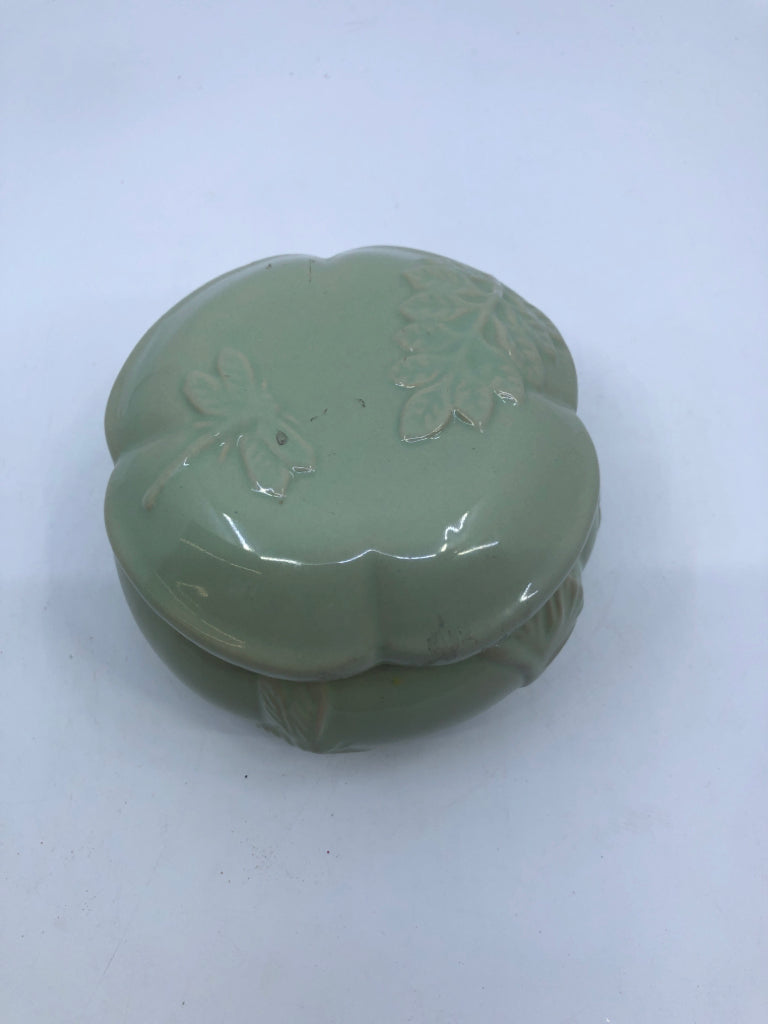 ROUND GREEN CANDLE W EMBOSSED DRAGONFLIES.