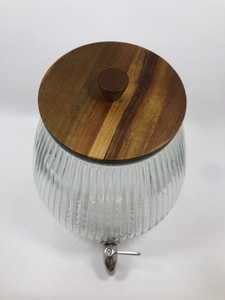 RIBBED DRINK DISPENSER W/WOOD LID.