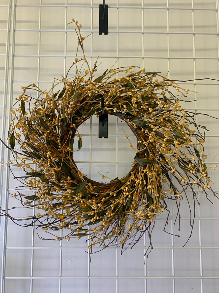 YELLOW PIP BERRY WREATH.