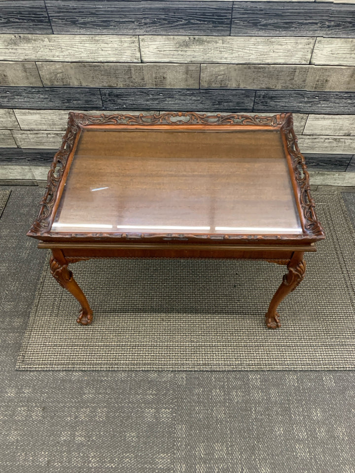 VTG END TABLE W REMOVABLE VERY DETAILED TOP WOOD/GLASS TRAY.