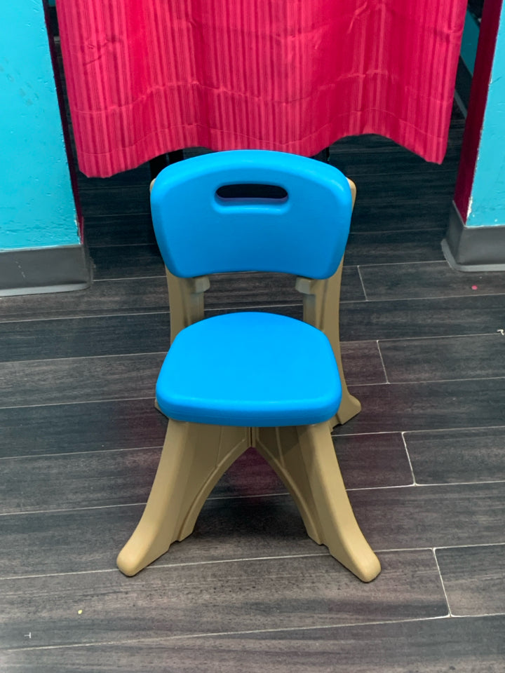 Step 2 Beige and Blue Kids Chair