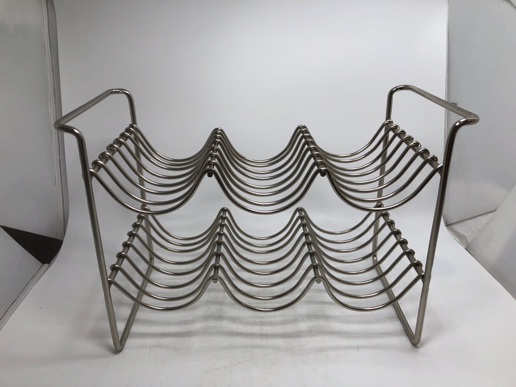 6 BOTTLE METAL WINE RACK.