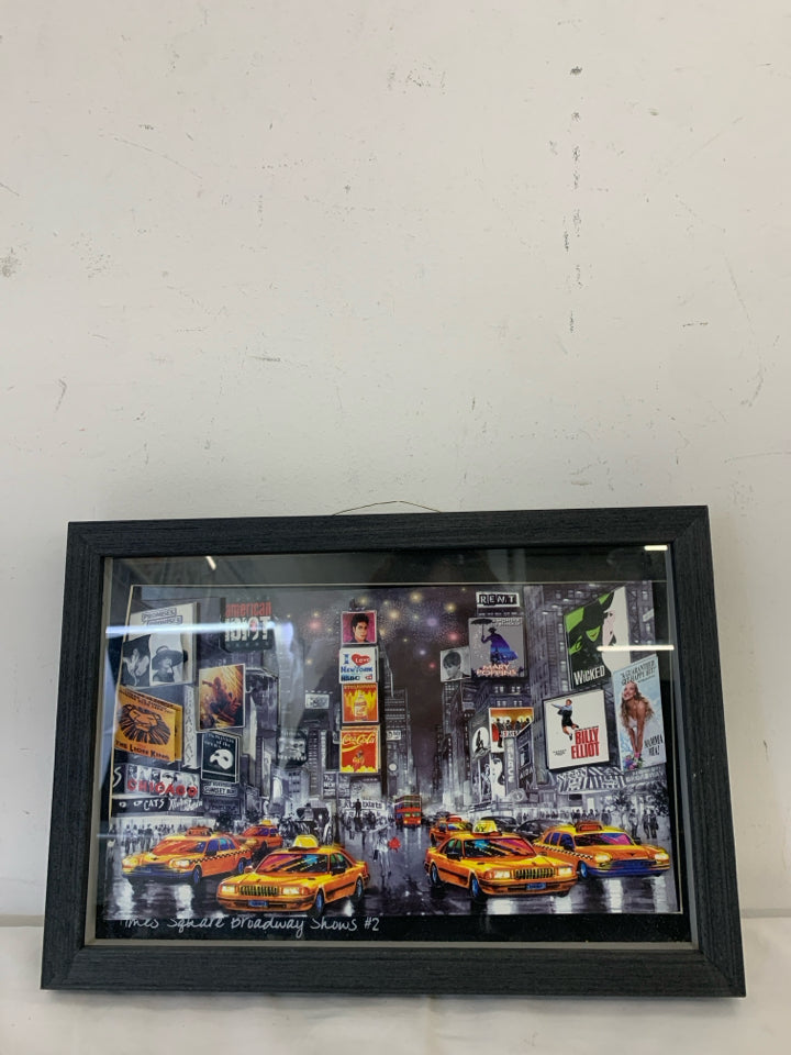 POPUP "TIMES SQUARE" WALL ART IN BLACK FRAME.