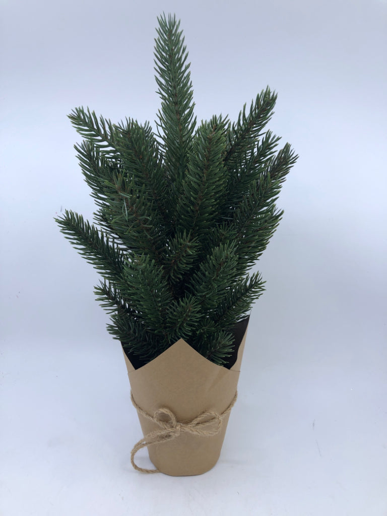 LITTLE CHRISTMAS TREE IN BROWN WRAP/BLONDE BOW.