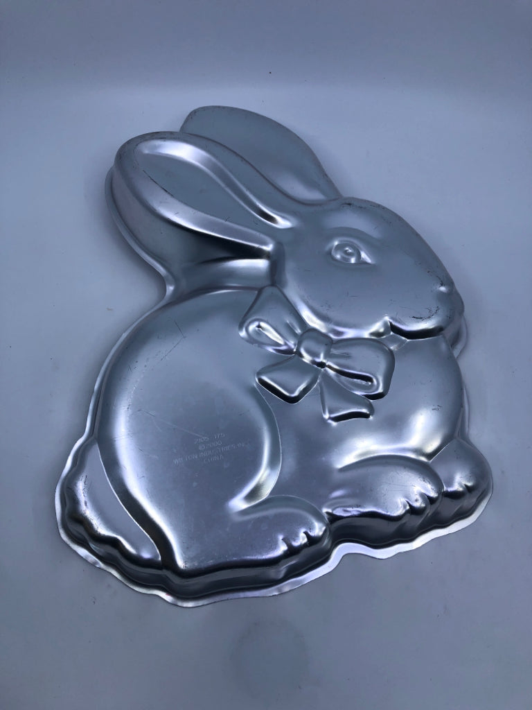 METAL RABBIT CAKE MOLD.