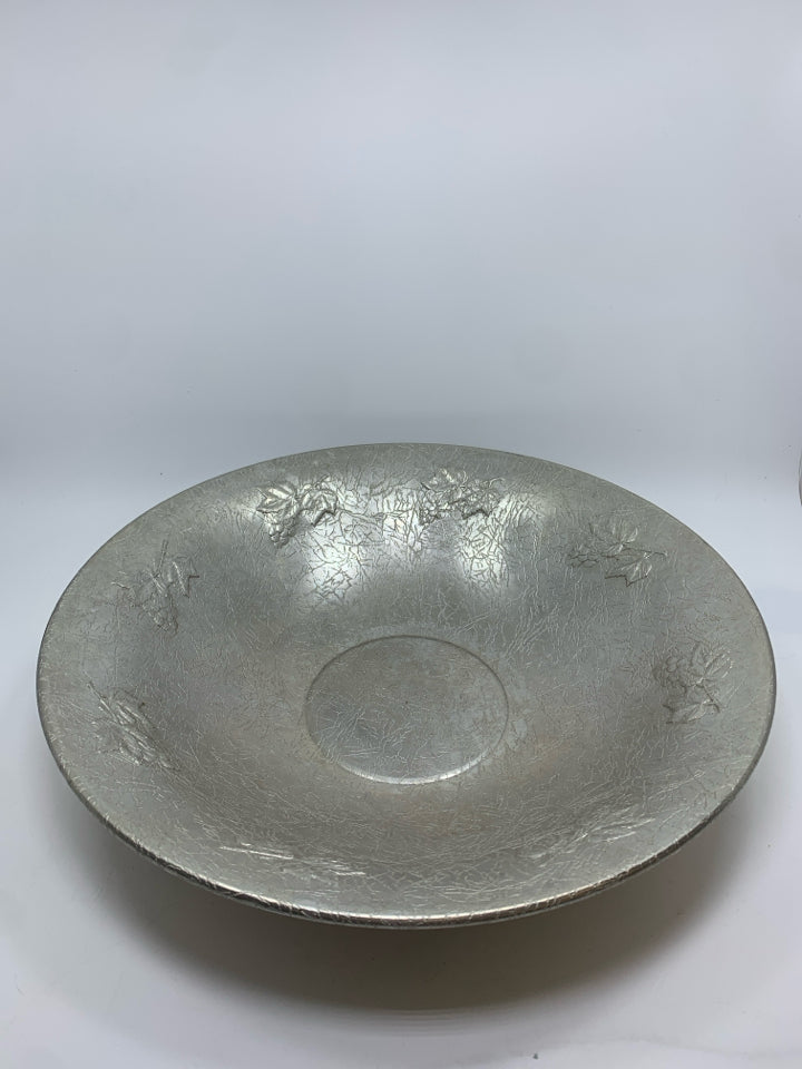 ALUMINUM CRACKLE CENTERPIECE BOWL.