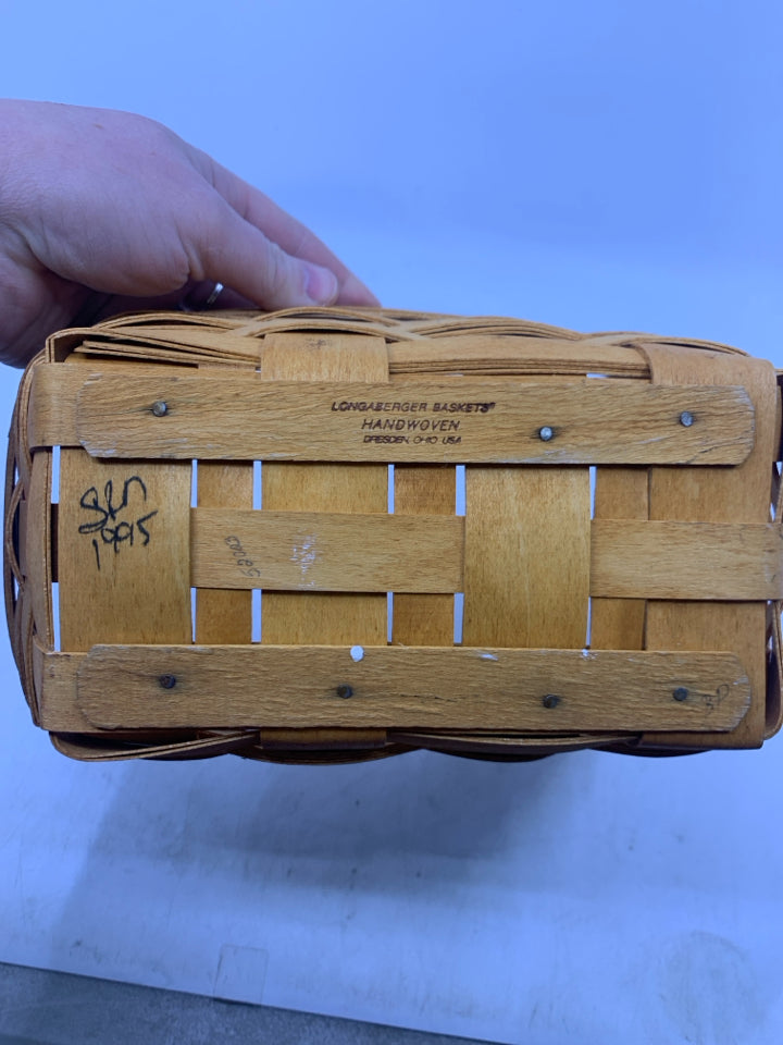 BLONDE SLANTED BASKET.