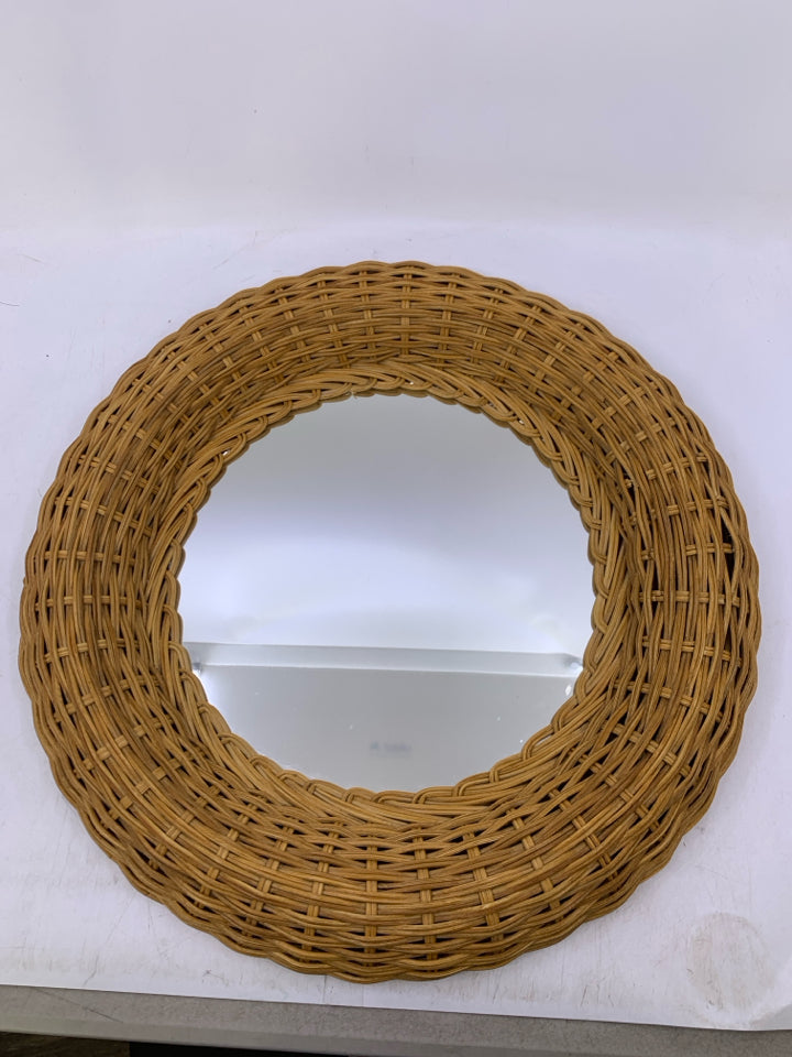 CIRCLE CARMEL WICKER MIRROR.