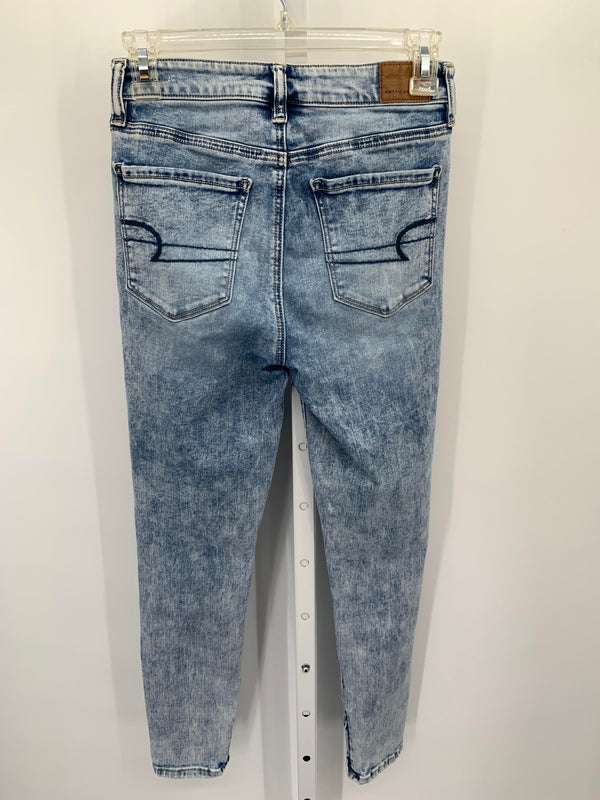 American Eagle Size 2 Juniors Cropped