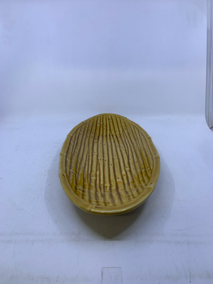 CERAMIC OVAL BAMBOO PATTERN BOWL.
