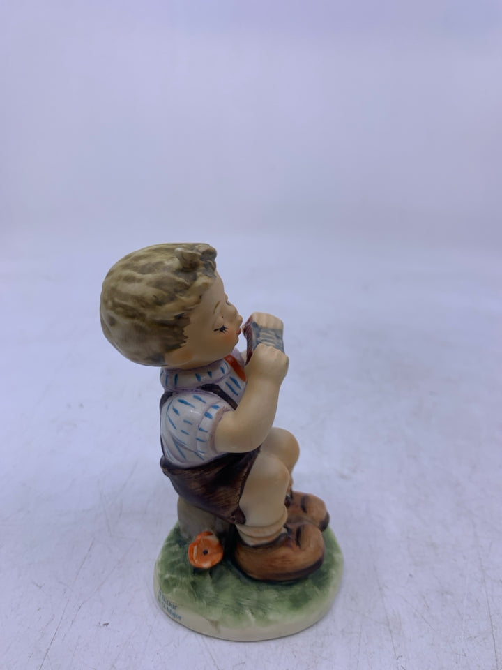 IN-D MAJOR BOY PLAYING HARMONICA W/ BLUE BIRD