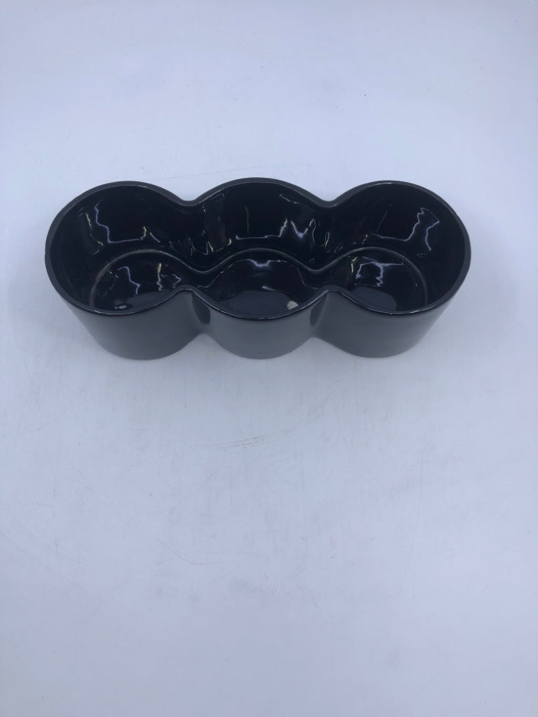 3 CIRCLE SHAPE, BLACK CERAMIC VASE.