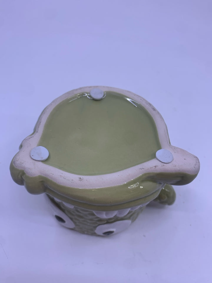 GREEN MONSTER PLANTER.