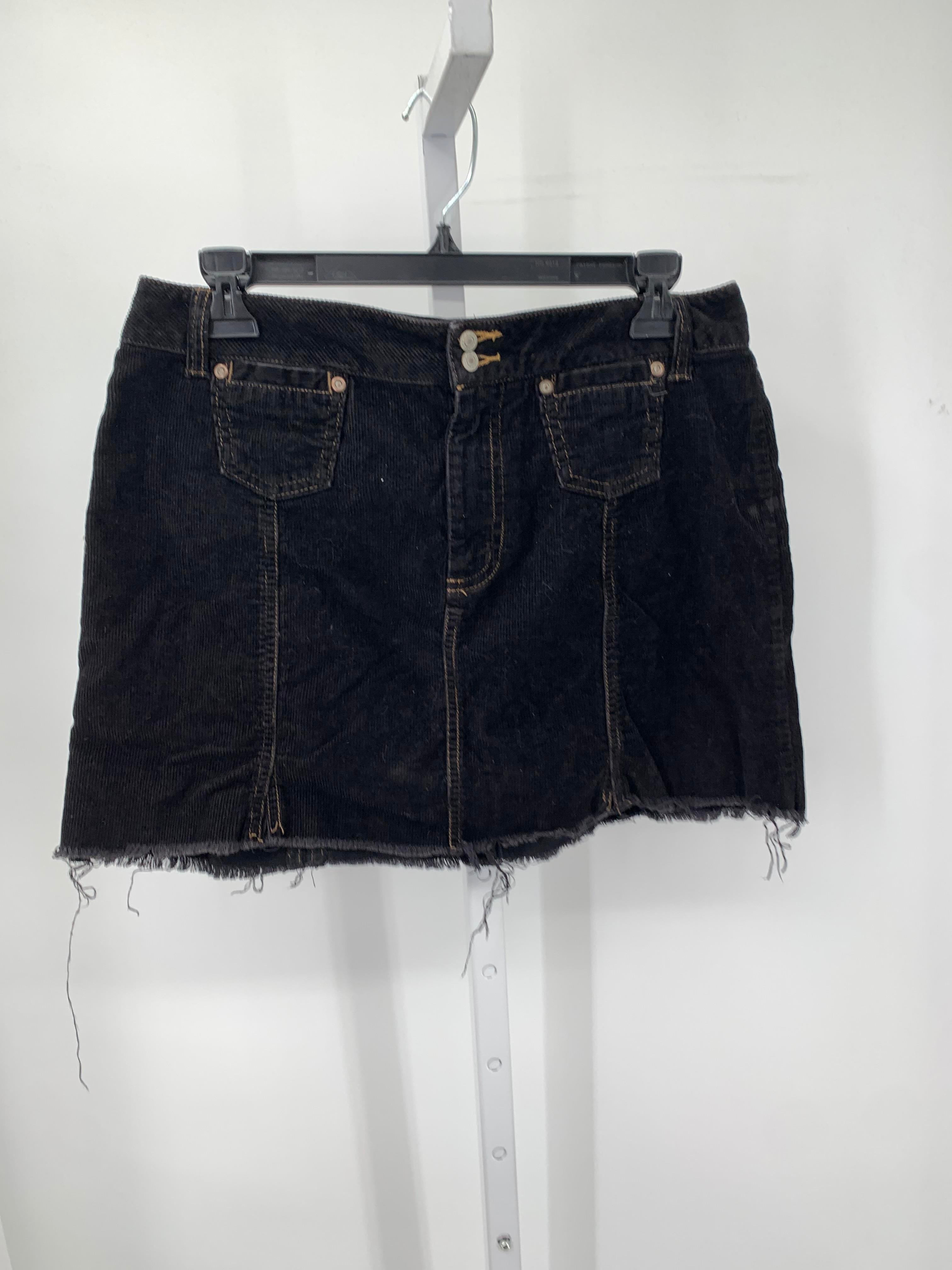 French Cuff Size 8 Juniors Skirt