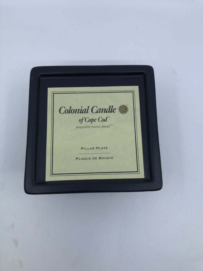 COLONIAL CANDLE BLACK PILLAR PLATE.