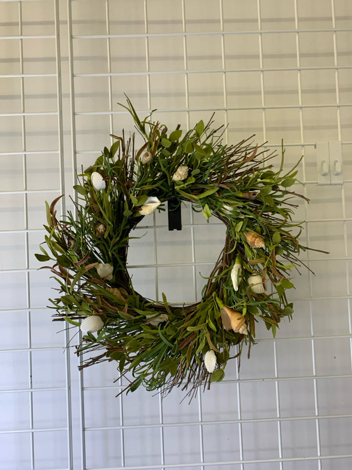 FAUX SEASHELL SEAWEED WREATH.