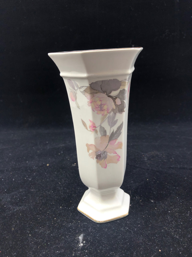 VTG FOOTED VASE HEXAGON SHAPE LIGHT PINK ROSES GREY LEAVES.