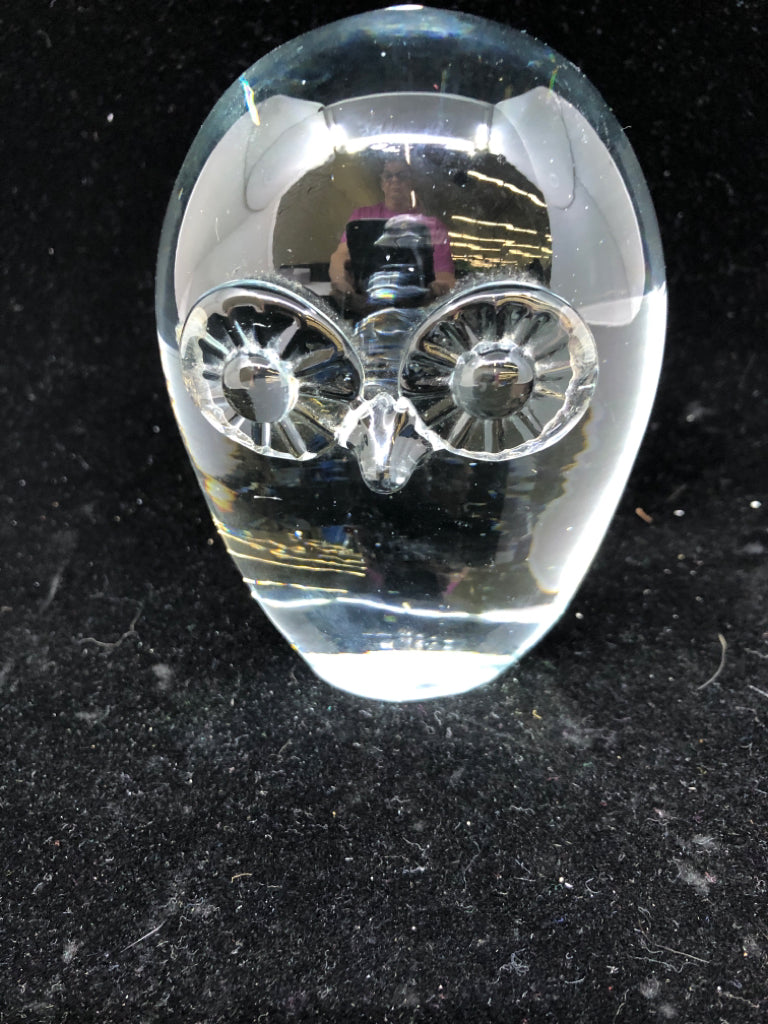 HEAVY GLASS OWL PAPER WEIGHT.