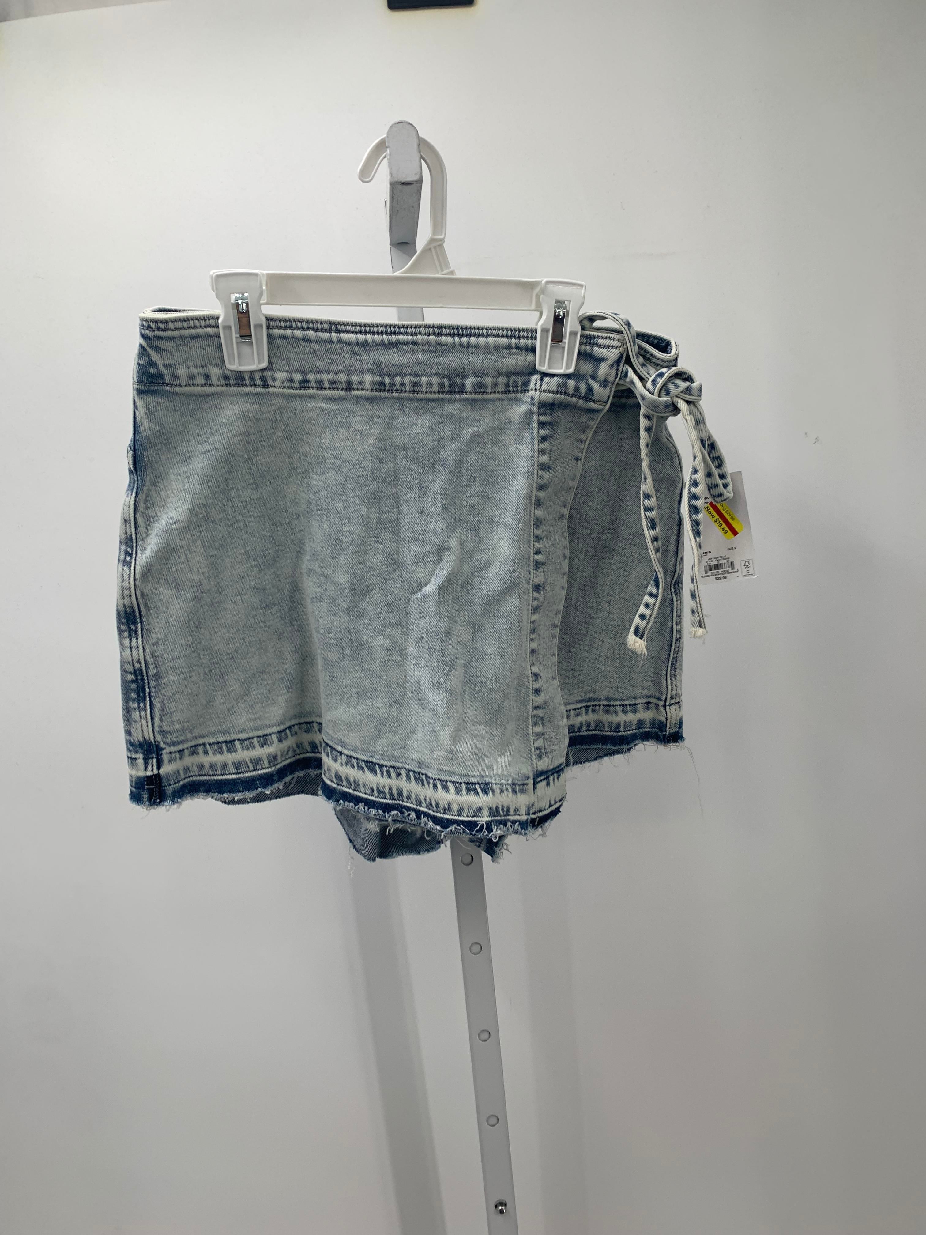 SO Size 9 Juniors Skirt