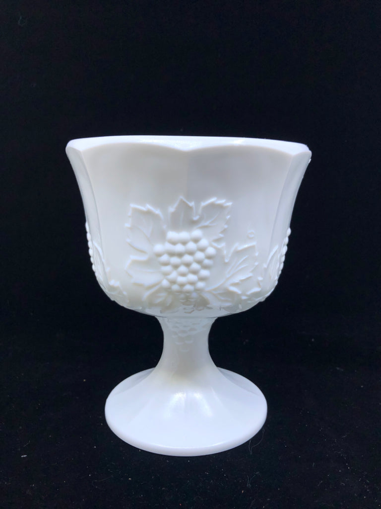 VTG FOOTED EMBOSSED GRAPES CANDY DISH/ PLANTER.