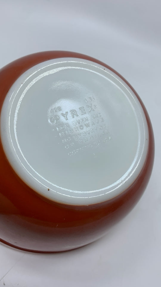 VTG PYREX ORANGE/RED MIXING BOWL.