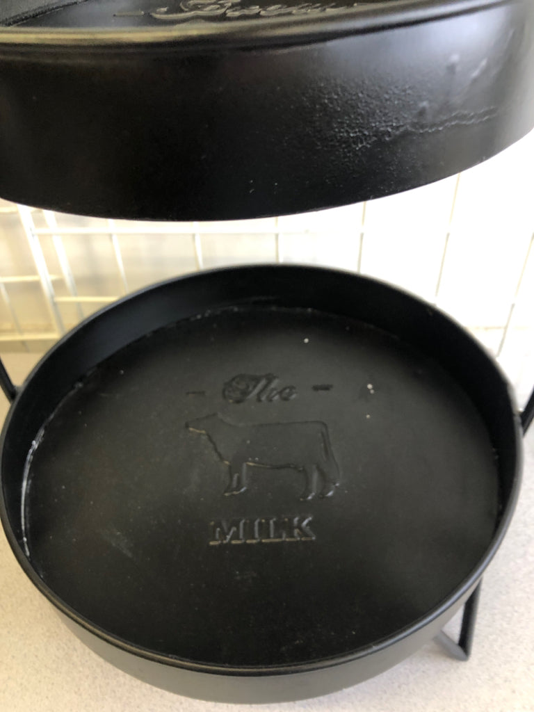2-TIER BLACK METAL CENTERPIECE W/ EMBOSSED CHICKEN+COW.