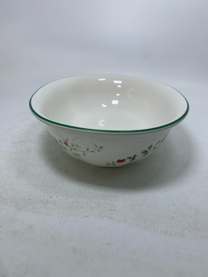 OVAL PFALTZGRAFF WINTERBERRY SERVING BOWL.