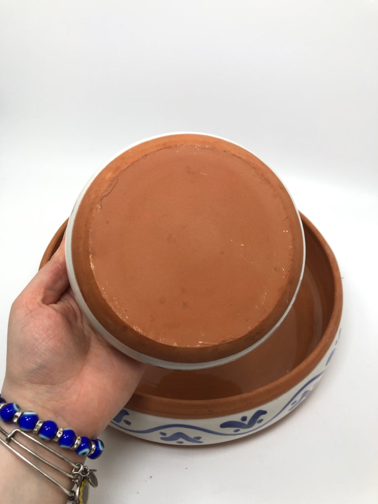 2PC BLUE/WHITE TERRACOTTA CHIP & DIP SET.