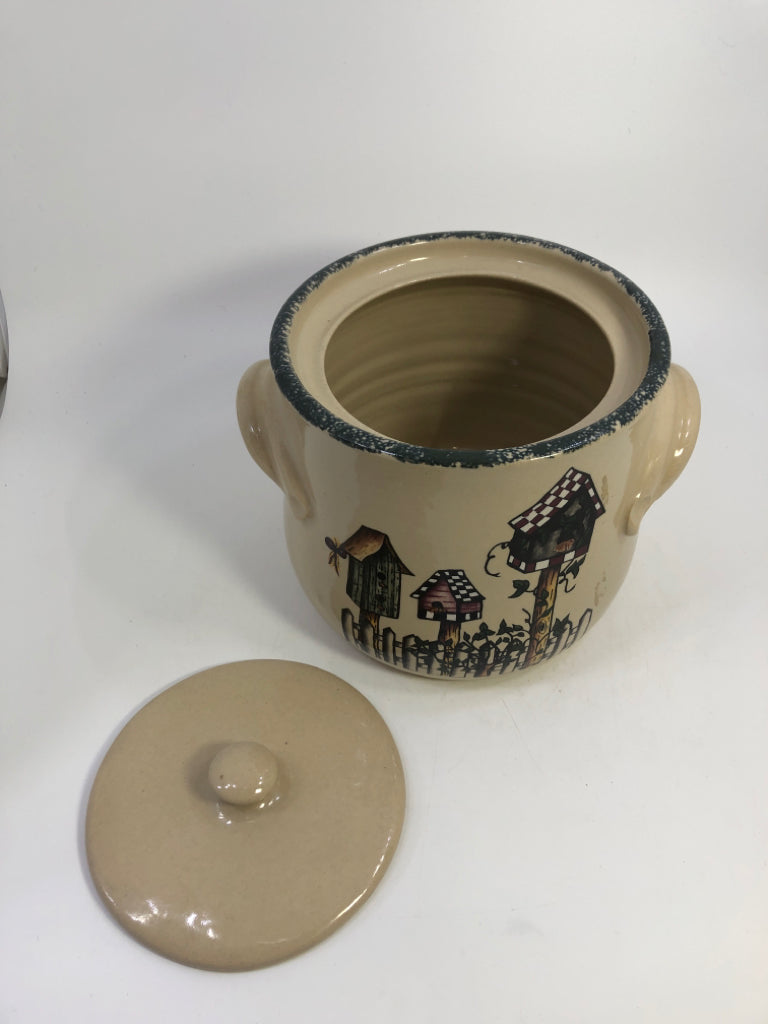 VTG BIRDHOUSE STONEWARE BEAN POT.