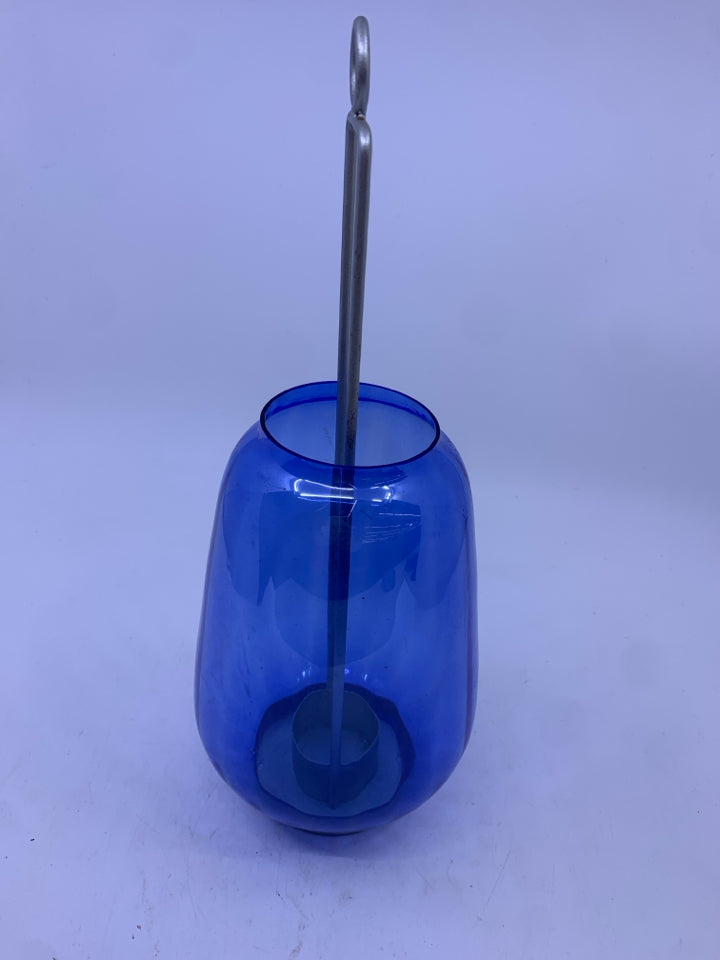 2PC BLUE GLASS CANDLE HOLDER.