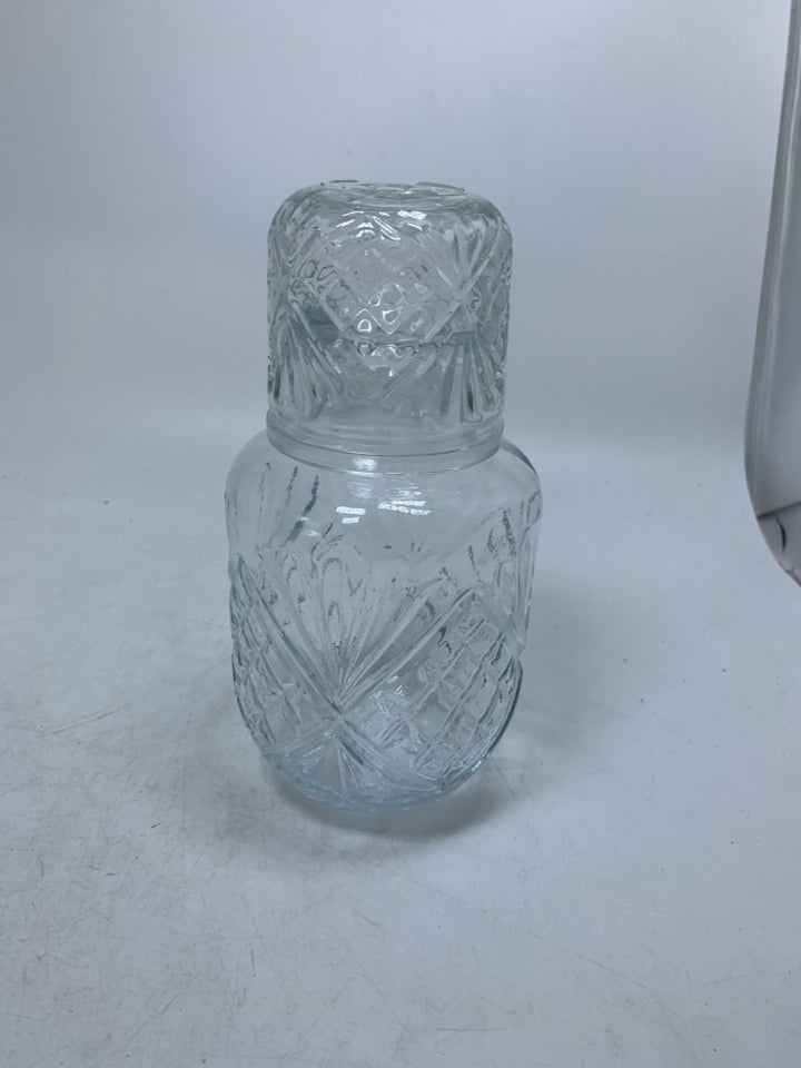 2 PC TEXTURE GLASS BEDSIDE PITCHER/CUP.