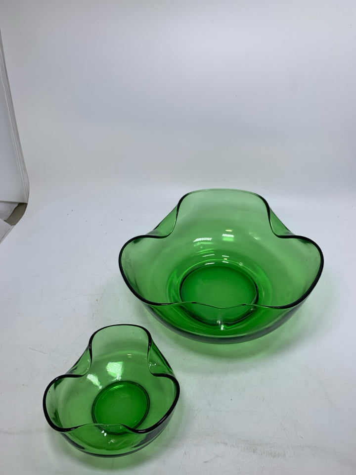 VTG 2 PC GREEN GLASS CHIP/DIP BOWLS W/ PINCHED EDGES.