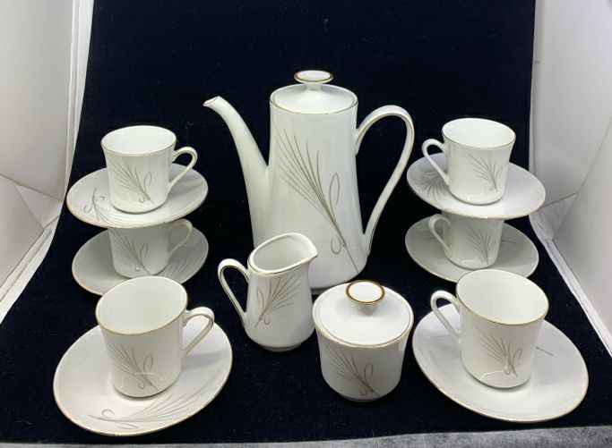 VTG WHITE TEA SET: TEAPOT, 6 CUPS/SAUCES, CREAMER + SUGAR-ESCHENBACH.