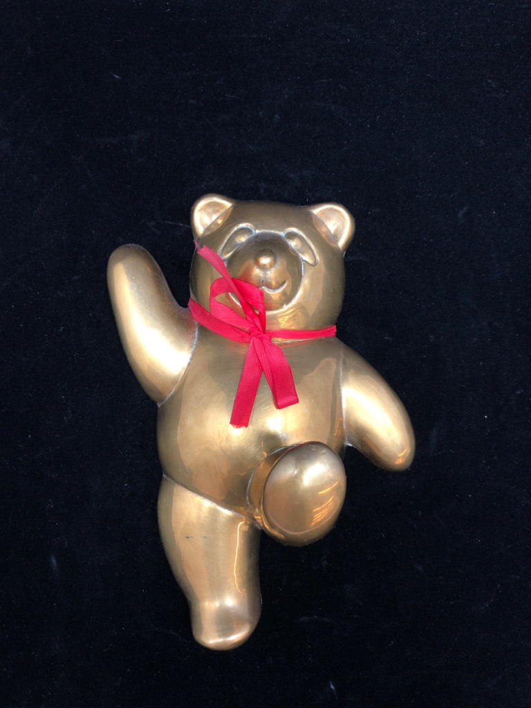BEAR W/RED RIBBON WALL HANGING DECOR- GOLDEN BRONZE COLOR.