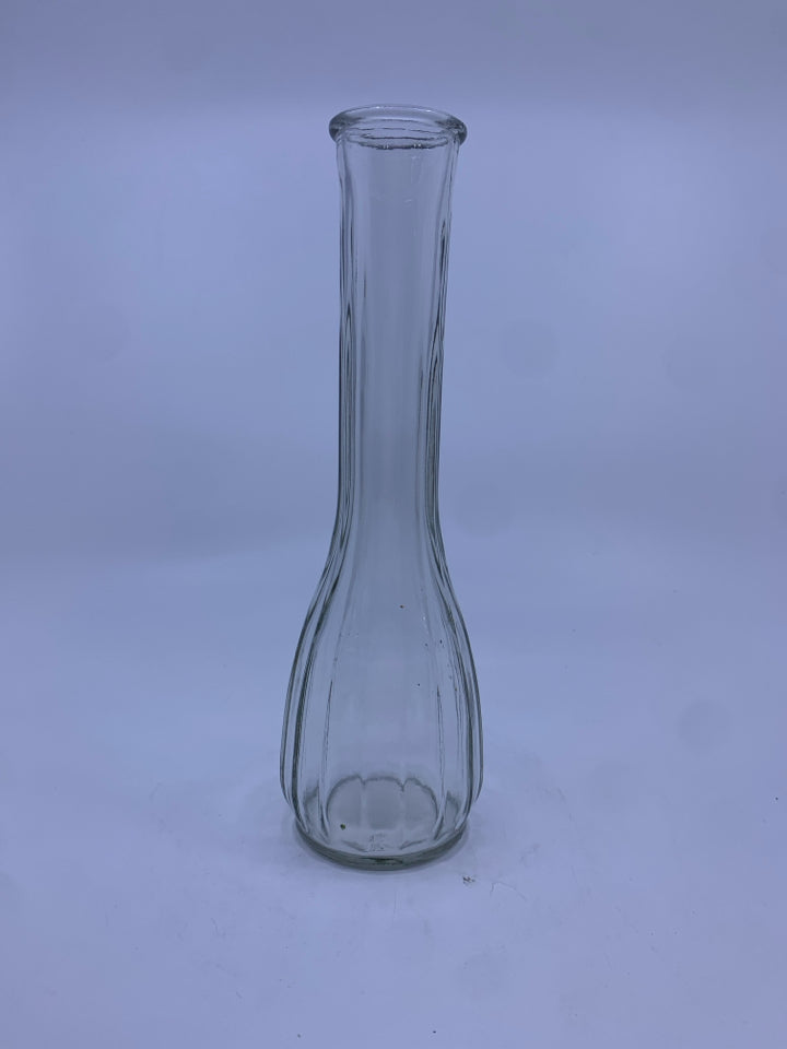 CLEAR GLASS RIBBED LONG NECK VASE.