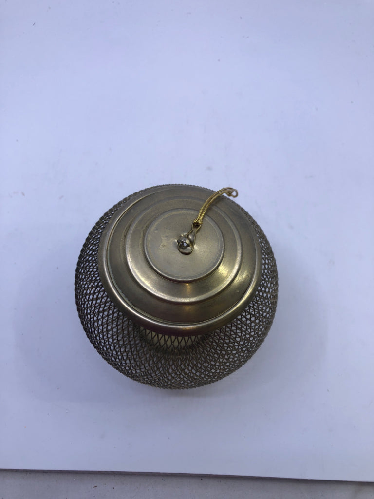 GOLD MESH ORNAMENT W REMOVABLE TOP.