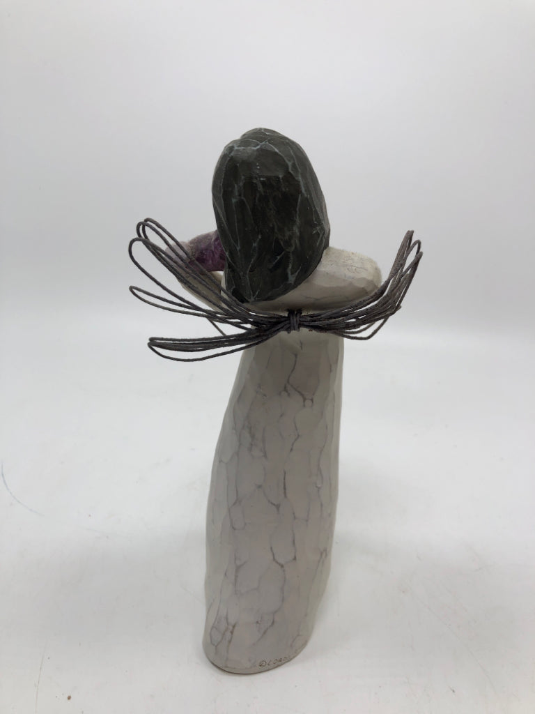 WILLOW TREE ANGEL OF THE HEART.