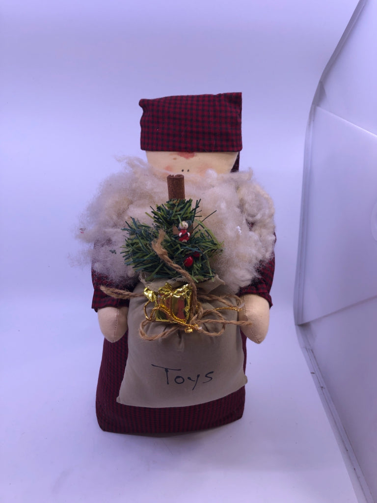 PRIMITIVE SANTA HOLDING TOYS FIGURE.