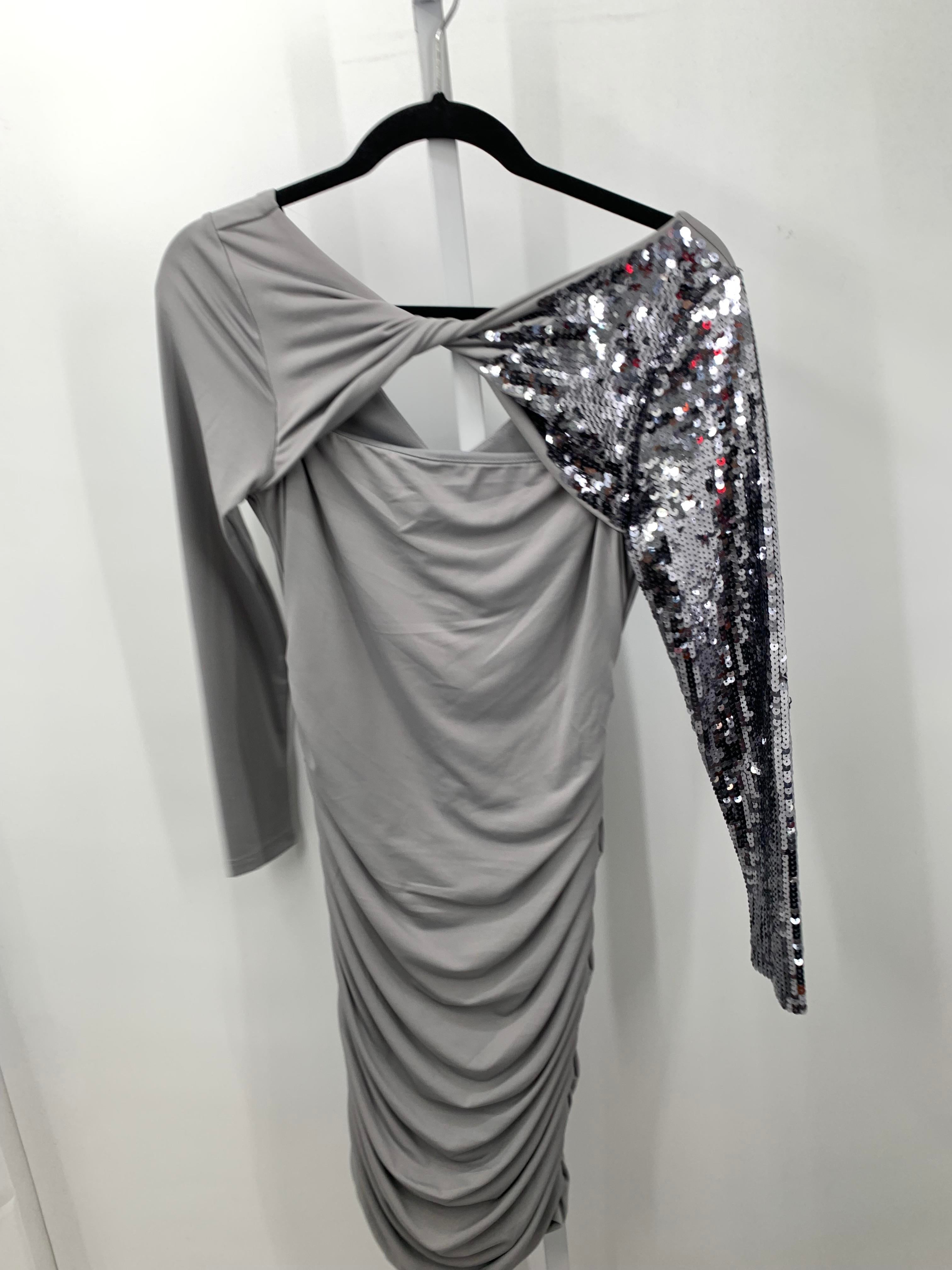 Venus Size Small Misses Long Sleeve Dress